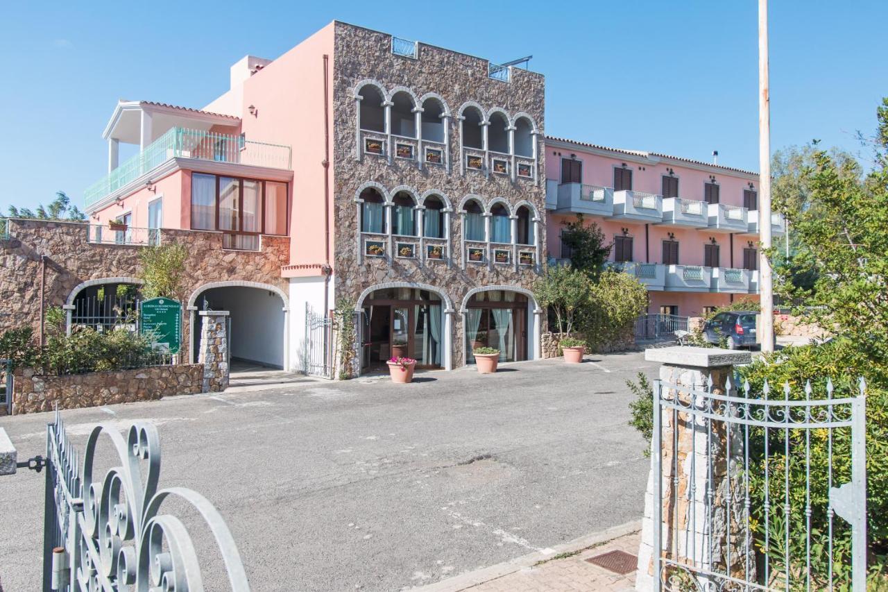 Отель Residenza Gli Ontani Орозеи Экстерьер фото