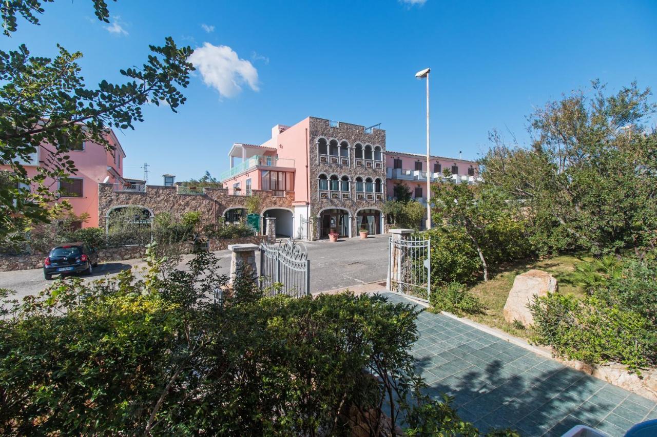 Отель Residenza Gli Ontani Орозеи Экстерьер фото
